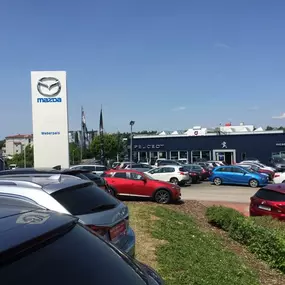Bild von Automobile Weberpals GmbH, Mazda, Peugeot