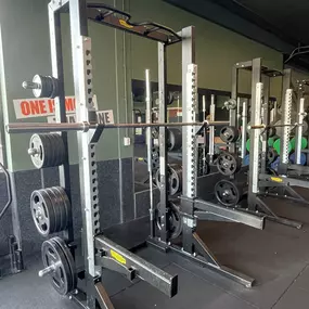 Basic-Fit Den Haag Sylvain Poonsstraat 24/7 - free weight zone