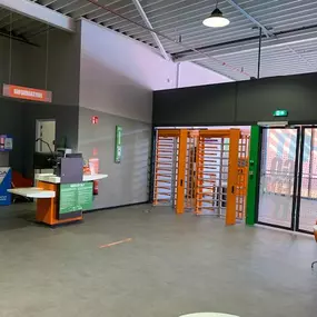 Basic-Fit Bergen op Zoom Markiezaatsweg 24/7 - balie