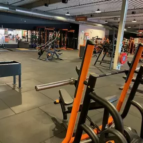 Basic-Fit Bergen op Zoom Markiezaatsweg 24/7 - free weight zone