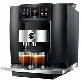 Die Verkörperung einzigartigen Kaffeegenusses
Die GIGA 10 – ein Kaffeespezialitäten-Vollautomat der Superlative, der alle bisherigen Grenzen von Leistung und Genuss sprengt und neu definiert!

Mit zwei Bohnenbehältern mit jeweils eigenem Mahlwerk, revolutionärem Cold Extraction Process, innovativem Panorama-Panel für beste Übersicht und neuem, intuitivem Bedienkonzept bietet die GIGA 10 eine so große Spezialitätenauswahl wie nie zuvor. Dabei tritt sie in markantem Design auf, welches die ganze P