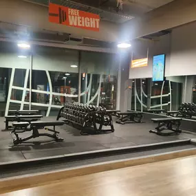 Basic-Fit Deventer Boreelplein - free weight zone