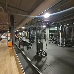 Basic-Fit Deventer Boreelplein - free weight zone