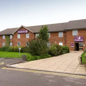 Premier Inn Uttoxeter hotel exterior