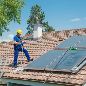 Reinigung einer Solaranlage in Basel