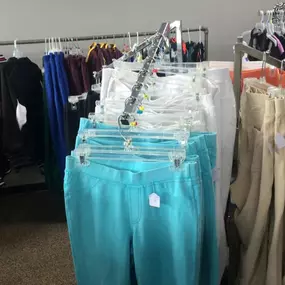 From cargos to classic denim, Manhattan Transfer Inc. in Buffalo, MN has the pants to match your vibe. Stop in and find your perfect fit today!