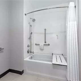 Guest room bath