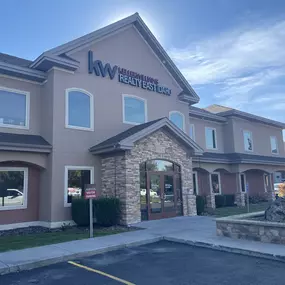Anderson Hicks Group has been voted the #1 real estate team in Eastern Idaho for a reason. Our realtors know how to help you buy a home for the best deal.