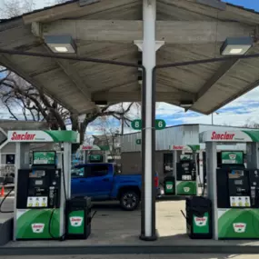 Sinclair gas station fueling island