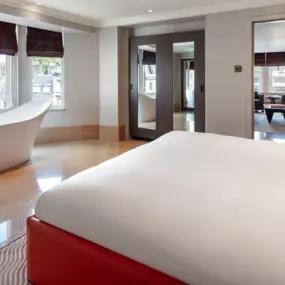 Radisson Blu Hotel, London Bloomsbury - One Bedroom Suite
