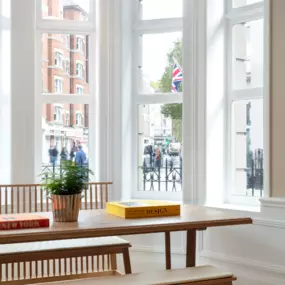 Radisson Blu Hotel, London Tottenham Court Road Lobby