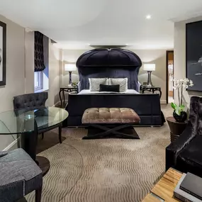 Corner Suite