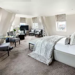 Corner Suite