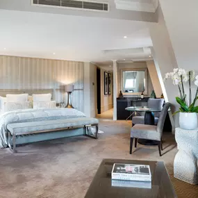 Corner Suite