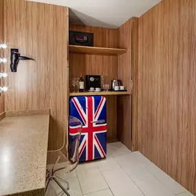 Corner Suite