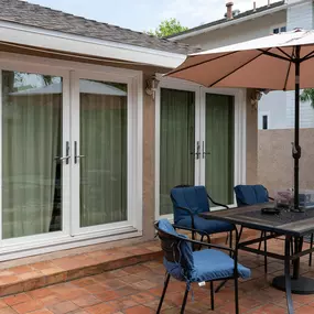 Outdoor sitting area at Miramar Health.