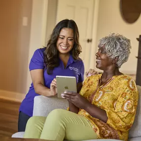 Bild von Touching Hearts at Home