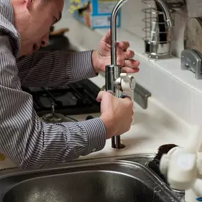 plumber-228010_640.jpg