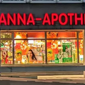 Aussenansicht der St. Anna-Apotheke
