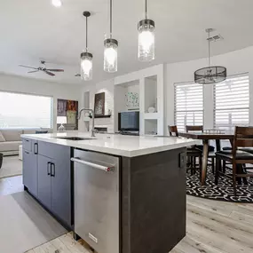 Bild von Rise Above Remodeling