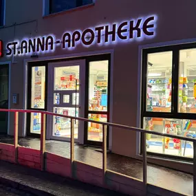 Aussenansicht der St. Anna-Apotheke