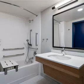 Guest room bath