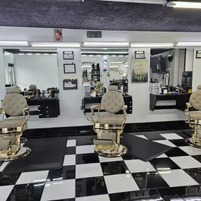 Servicio de barbería-Pogame Barbershop