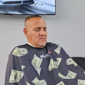 Servicio de barbería para hombres-Pogame Barbershop