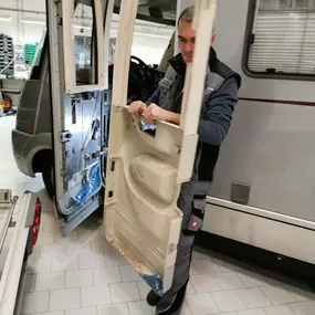 Bild von Ricambicaravan Officina Riparazioni Camper, Madone, Bergamo