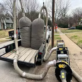 Efficient Home Solutions of Dallas provides expert attic insulation services to help homeowners stay cool and save energy. Our team uses professional-grade insulation removal and installation equipment to replace old, inefficient materials with modern, energy-saving solutions. Keep your Dallas home comfortable, reduce AC strain, and enjoy lower utility costs year-round.