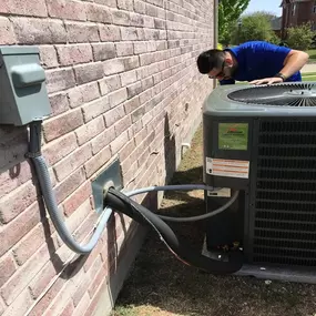 Efficient Home Solutions of Dallas provides expert AC maintenance and system inspections to keep Dallas homes comfortable and efficient. From refrigerant checks to performance testing, our technicians help extend the life of your air conditioning system while reducing energy use and repair costs.