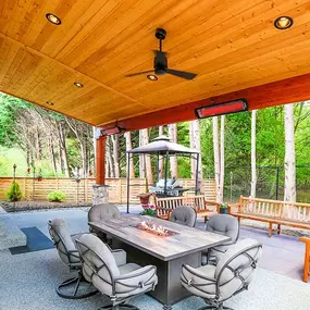 Bild von Rock Electric by People Come First Construction Group