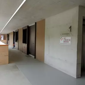 Au Coeur de Bienne SA, Malleray-Bévilard, panneau indiquant la direction
