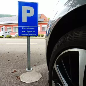 Au Coeur de Bienne SA, Malleray-Bévilard, parking résérvé aux clients du cabinet médical