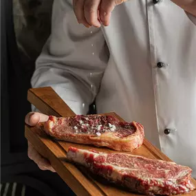 Stoke chef seasoning steak