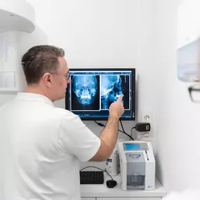 Bild von Zahnheilkunde am Starnberger See Dr. med. dent. Horst Lohrmann