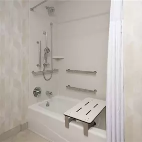 Guest room bath