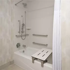 Guest room bath