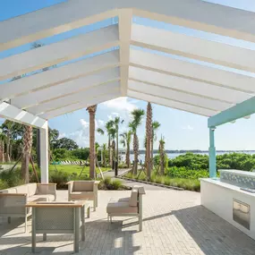 Camden Clearwater apartments outdoor kitchen