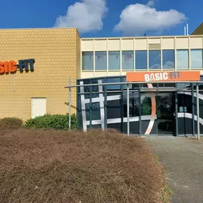 Basic-Fit Enschede J J van Deinselaan 24/7 - entree