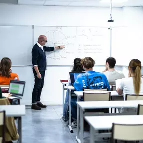 Bild von Antémed Epsilon Prépa (Paris Cité) – Prépa Médecine PASS / LAS (maïeutique, odontologie, pharmacie, kinésithérapie)