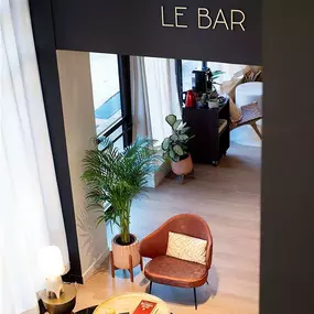 Lounge bar