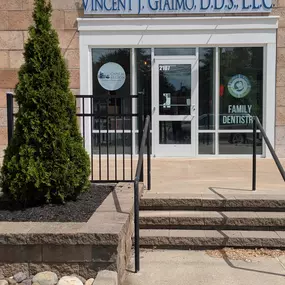 Capital Region Periodontics and Dental Implants with two locations in Albany, NY and Malta, NY is the best choice for maintaining good oral health, treating gum diseases, and providing expert dental implant treatment. At Capital Region Periodontics and Dental Implants, we prioritize exceptional care and affordability. Our team includes leading periodontists—Dr. Reed Ference, DDS, MDS and Dr. Sean Ference, DDS, MDS—as well as skilled hygienists and assistants, all supported by a welcoming front d