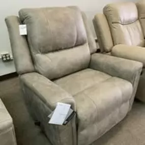Bild von Maness Furniture Company