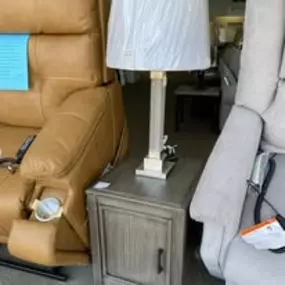 Bild von Maness Furniture Company