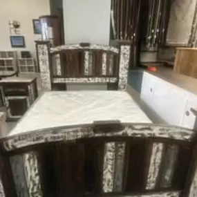 Bild von Maness Furniture Company