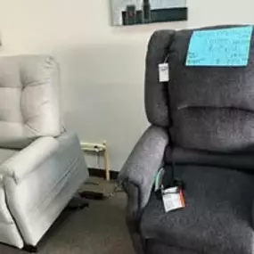 Bild von Maness Furniture Company