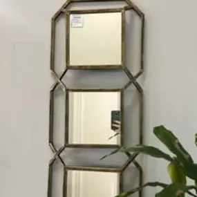Bild von Maness Furniture Company