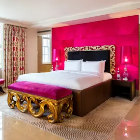 One Bedroom Signature Suite - Schiaparelli Suite