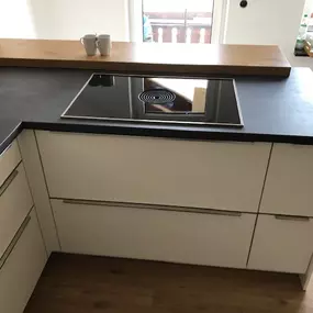 Bild von ESAD GmbH Küchen I Bad I Montage